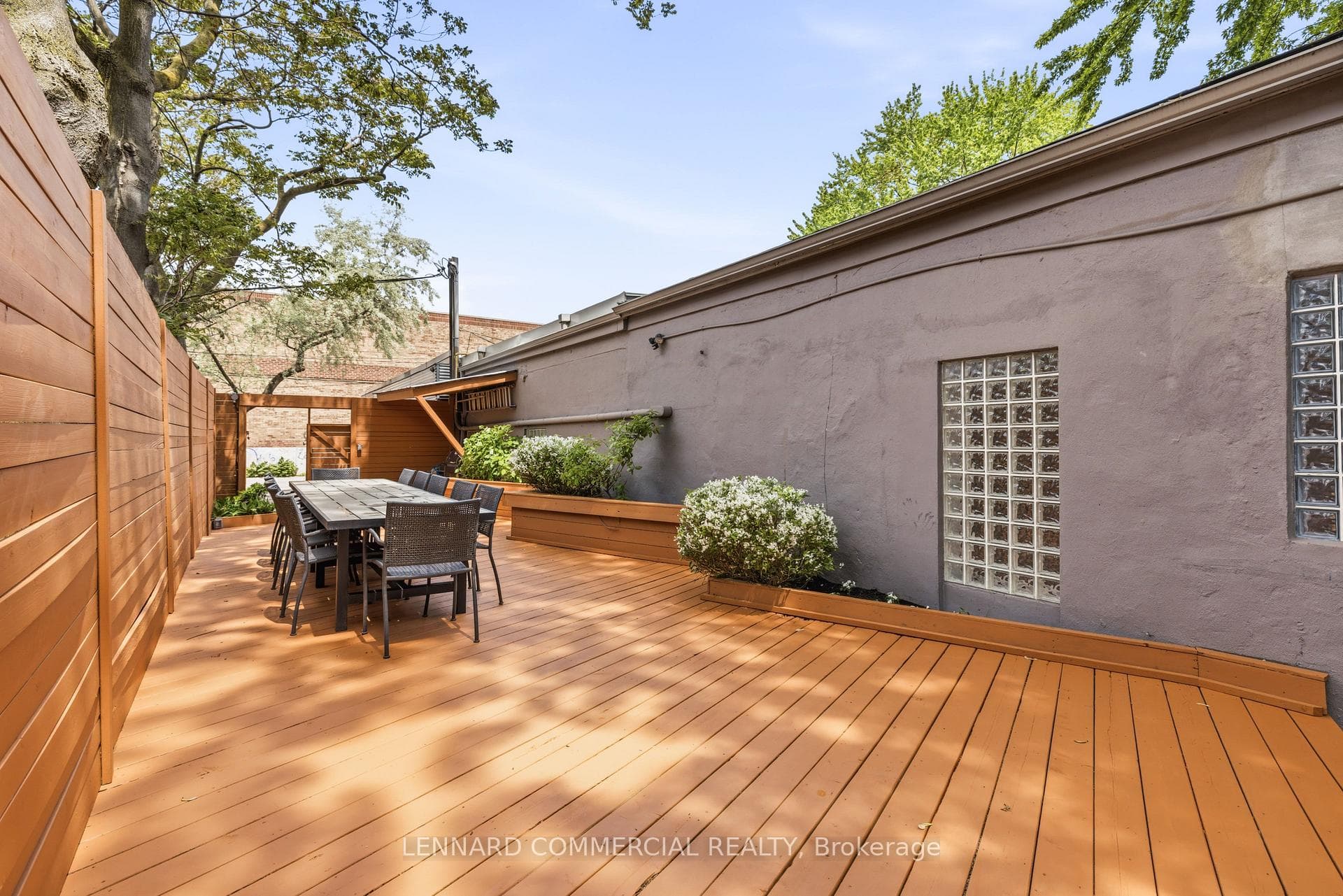 121 Logan Avenue photo 36