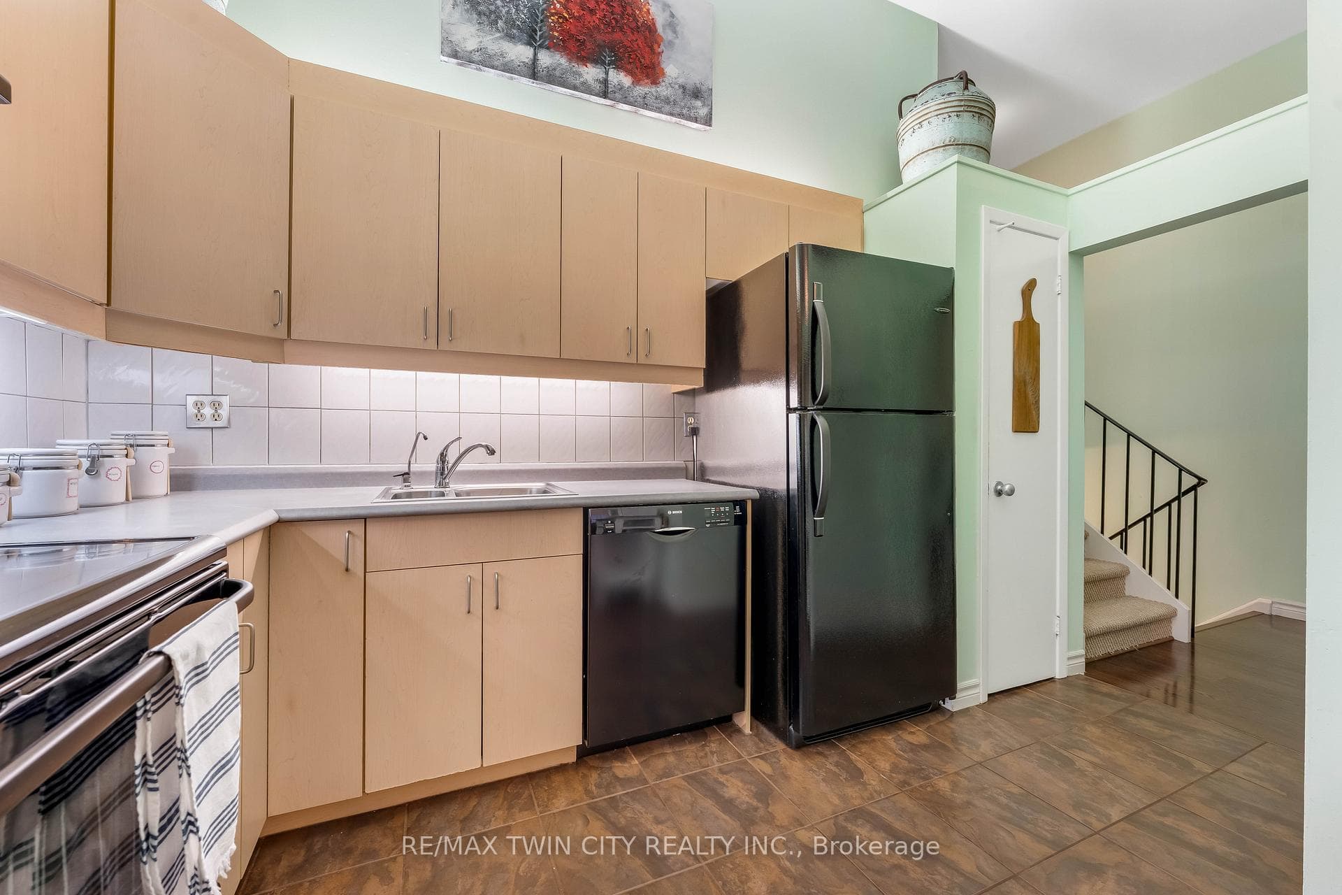 86 Overlea Drive photo 22
