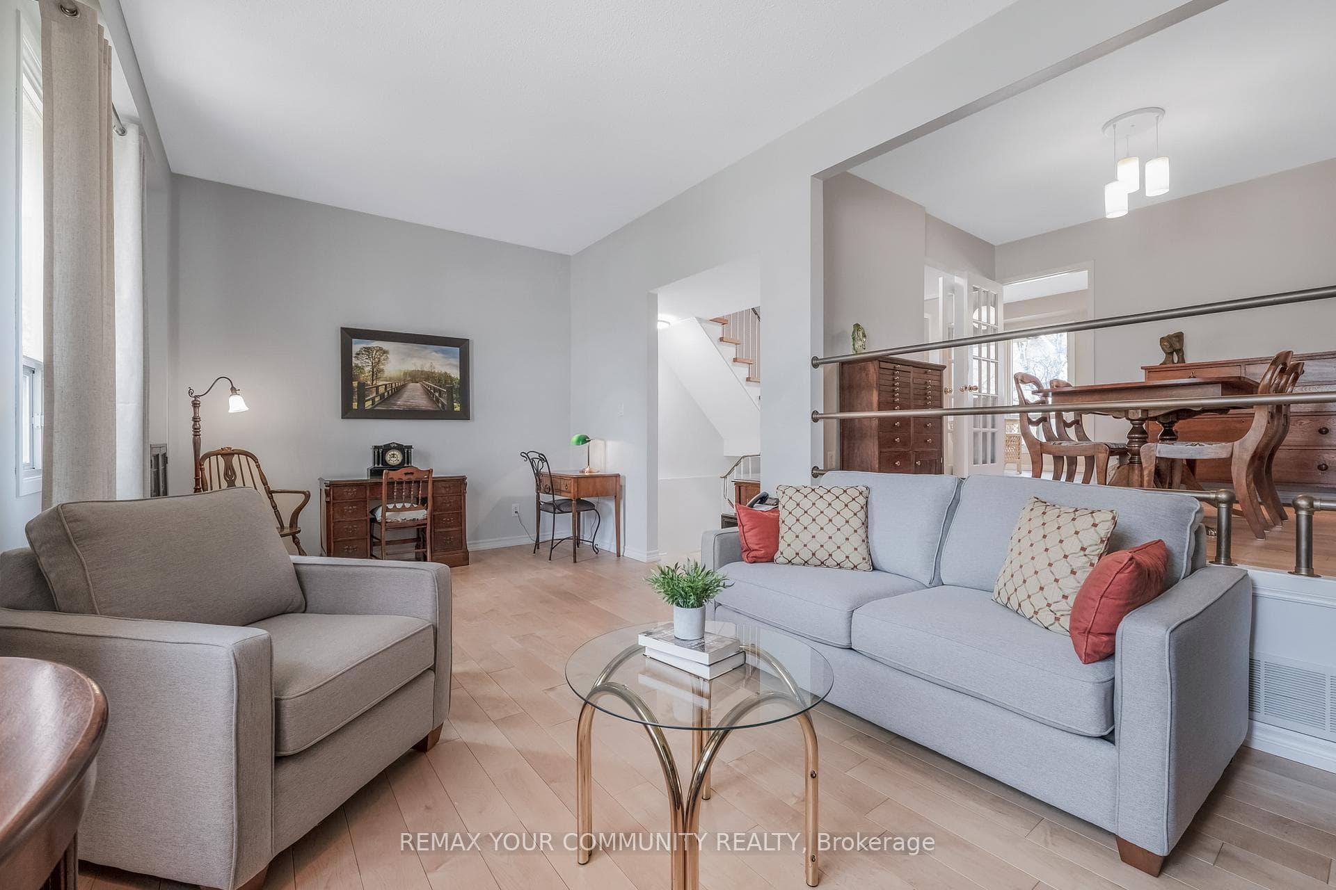 97 Poplar Crescent photo 9