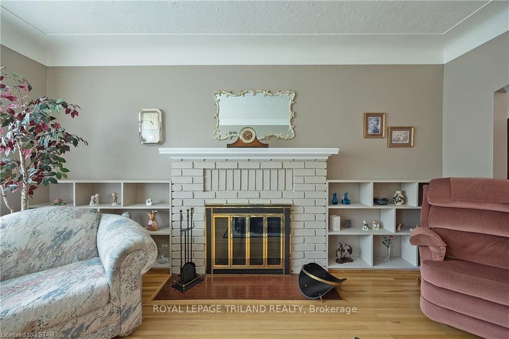 683 Ross Street photo 7