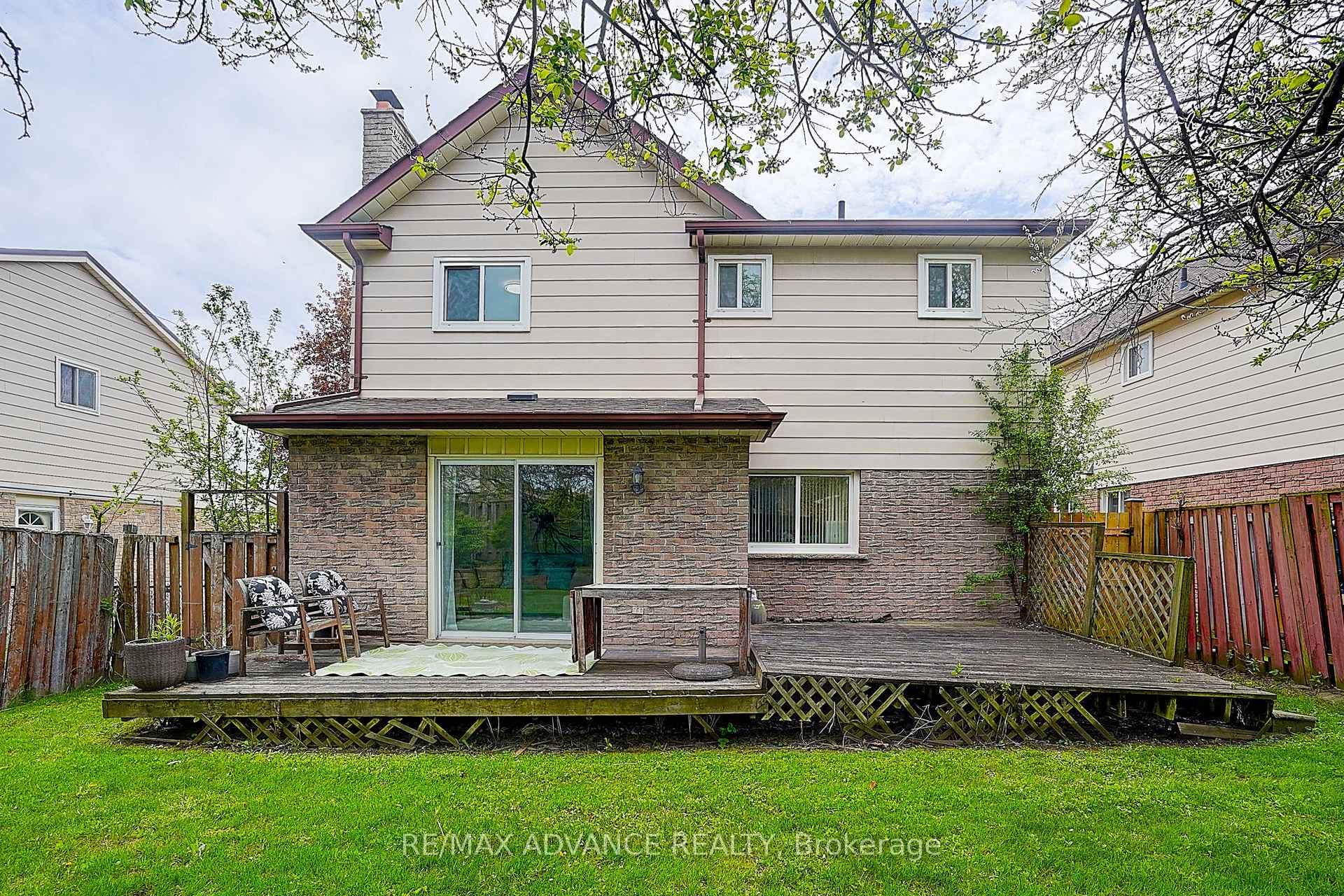 86 Placentia Boulevard photo 50