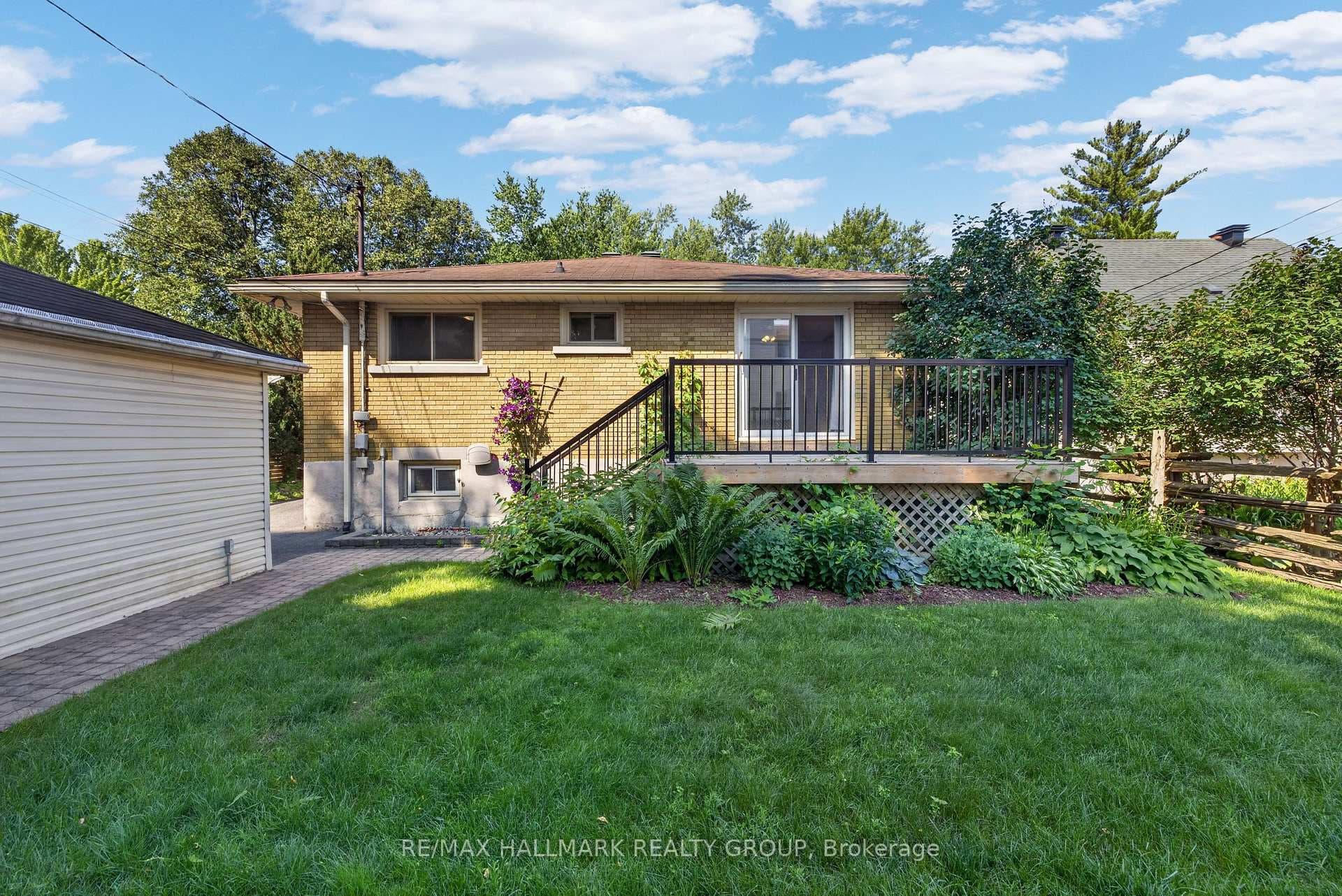 859 Duberry Street photo 24