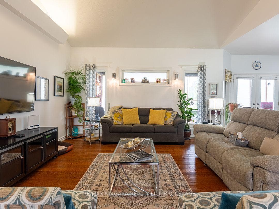 11004 Lakeshore Road photo 8