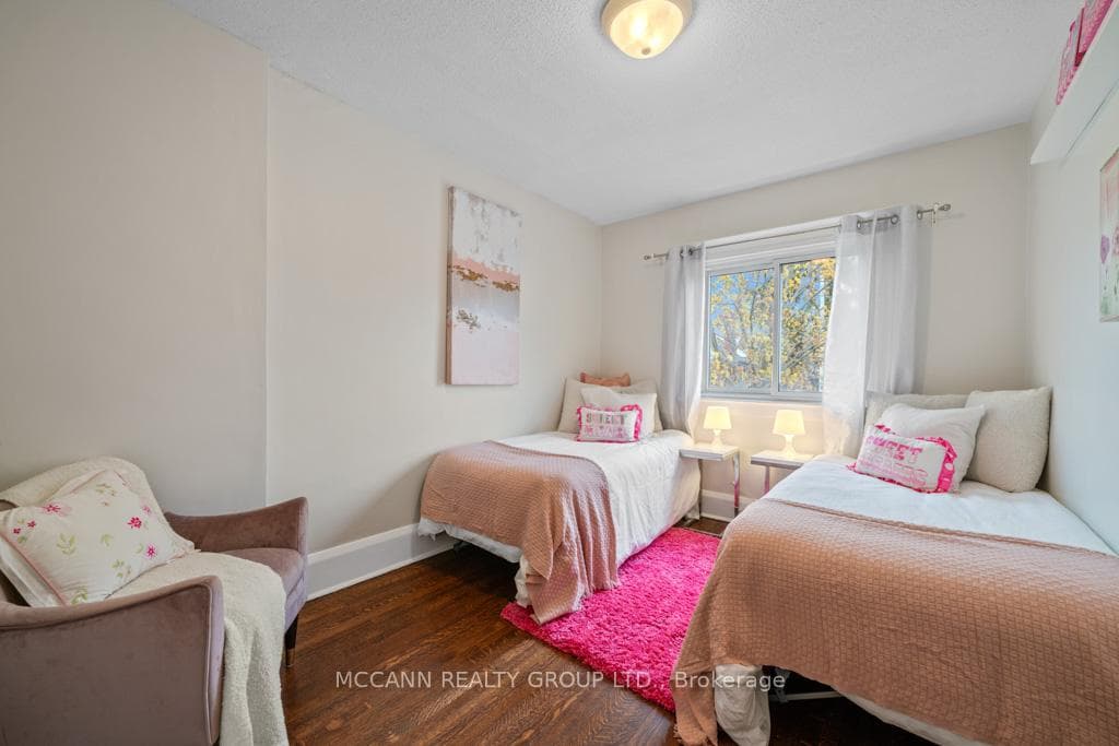 168 Roslin Avenue photo 27