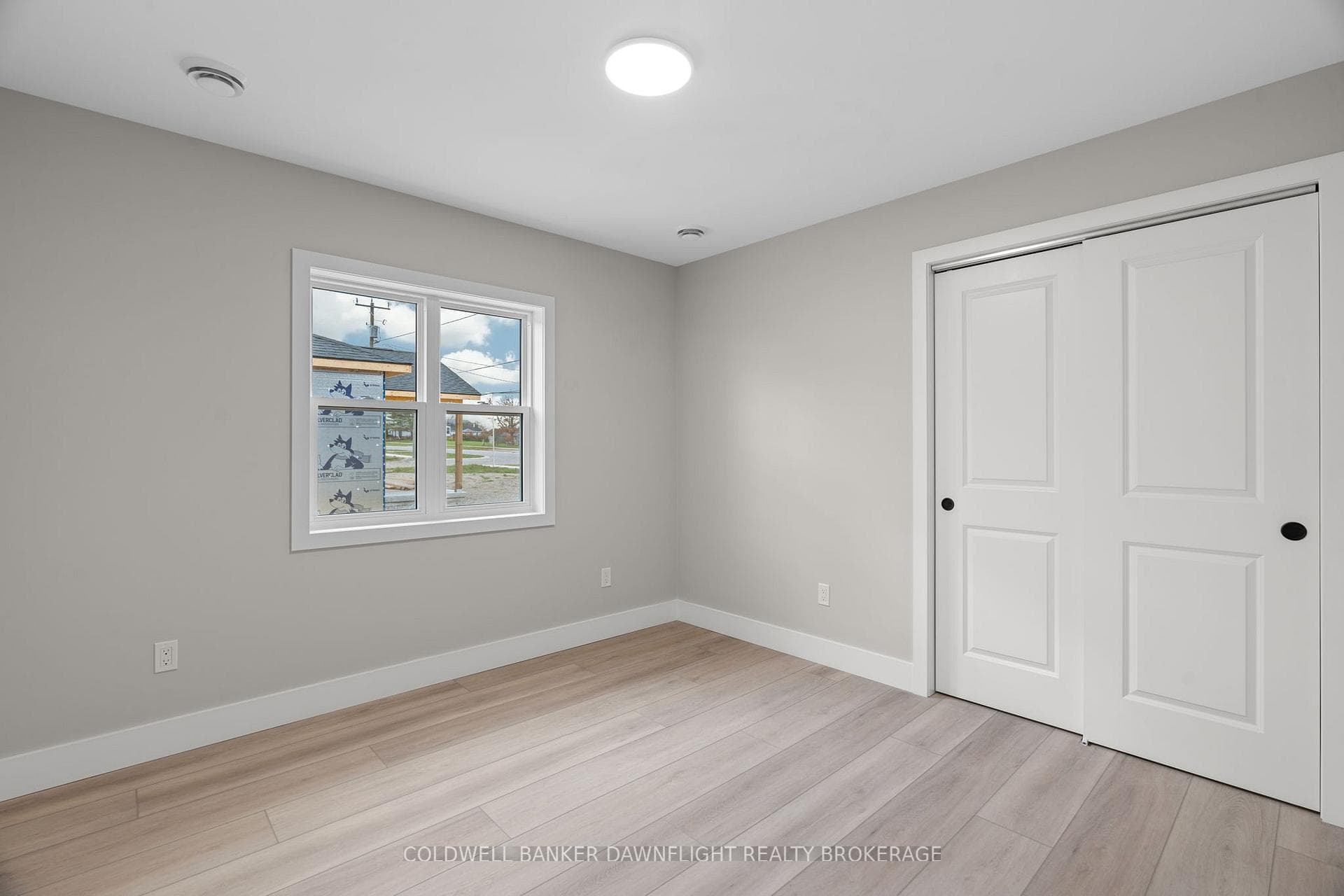 135 Victoria Avenue photo 9