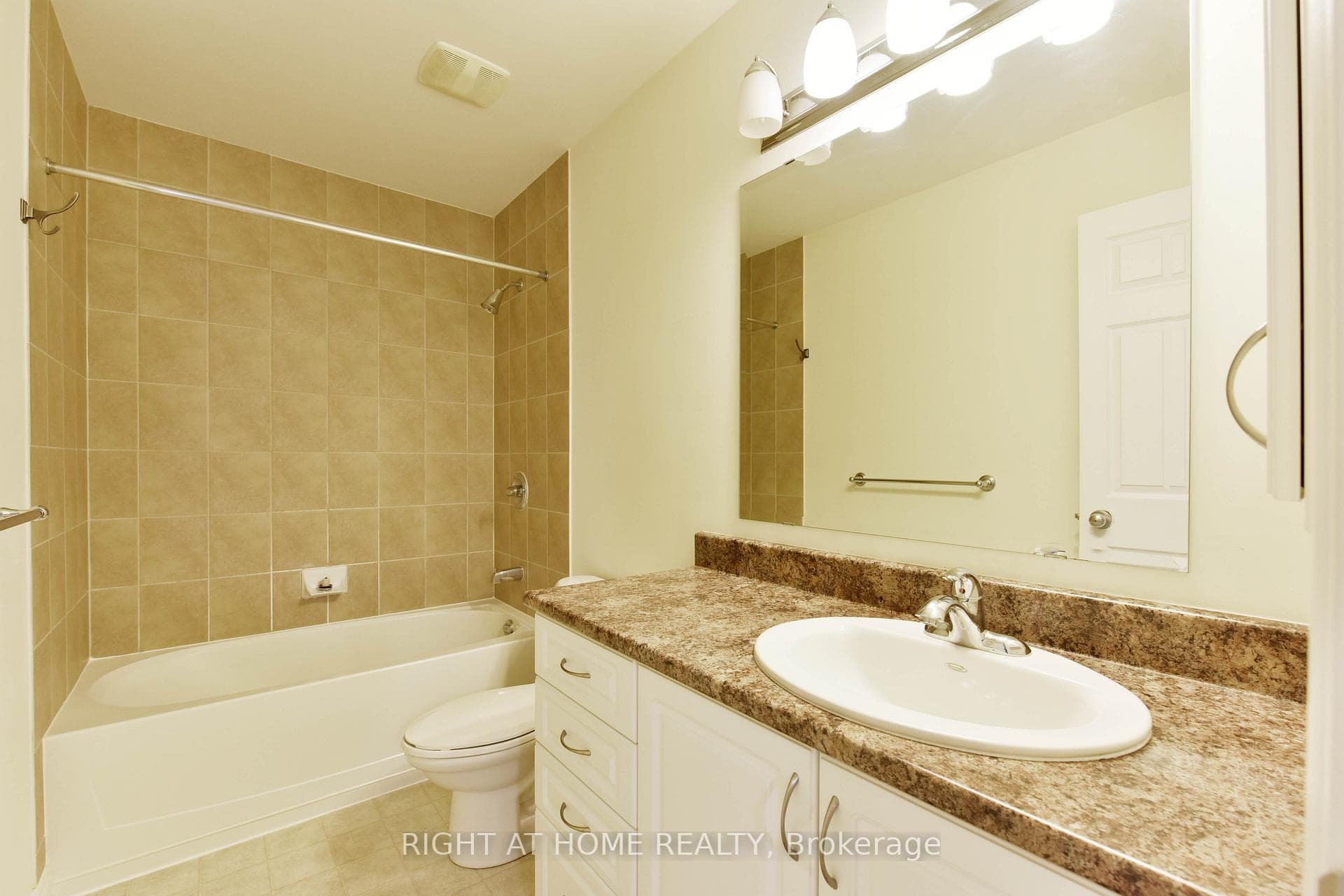 226 HUNTERBROOK Street photo 22