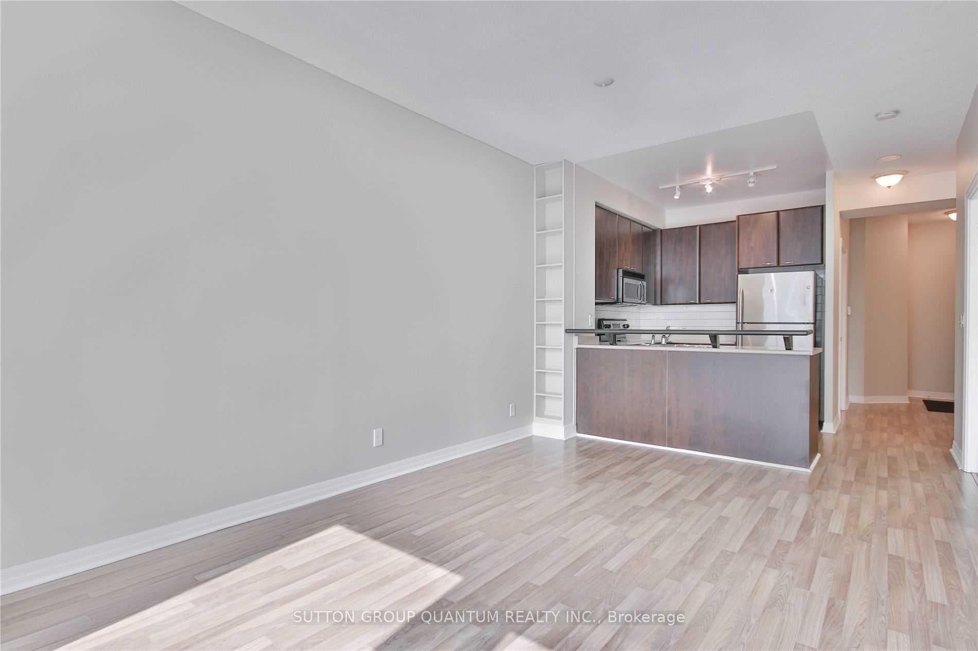 220 Burnhamthorpe Road Unit 2205 photo 19