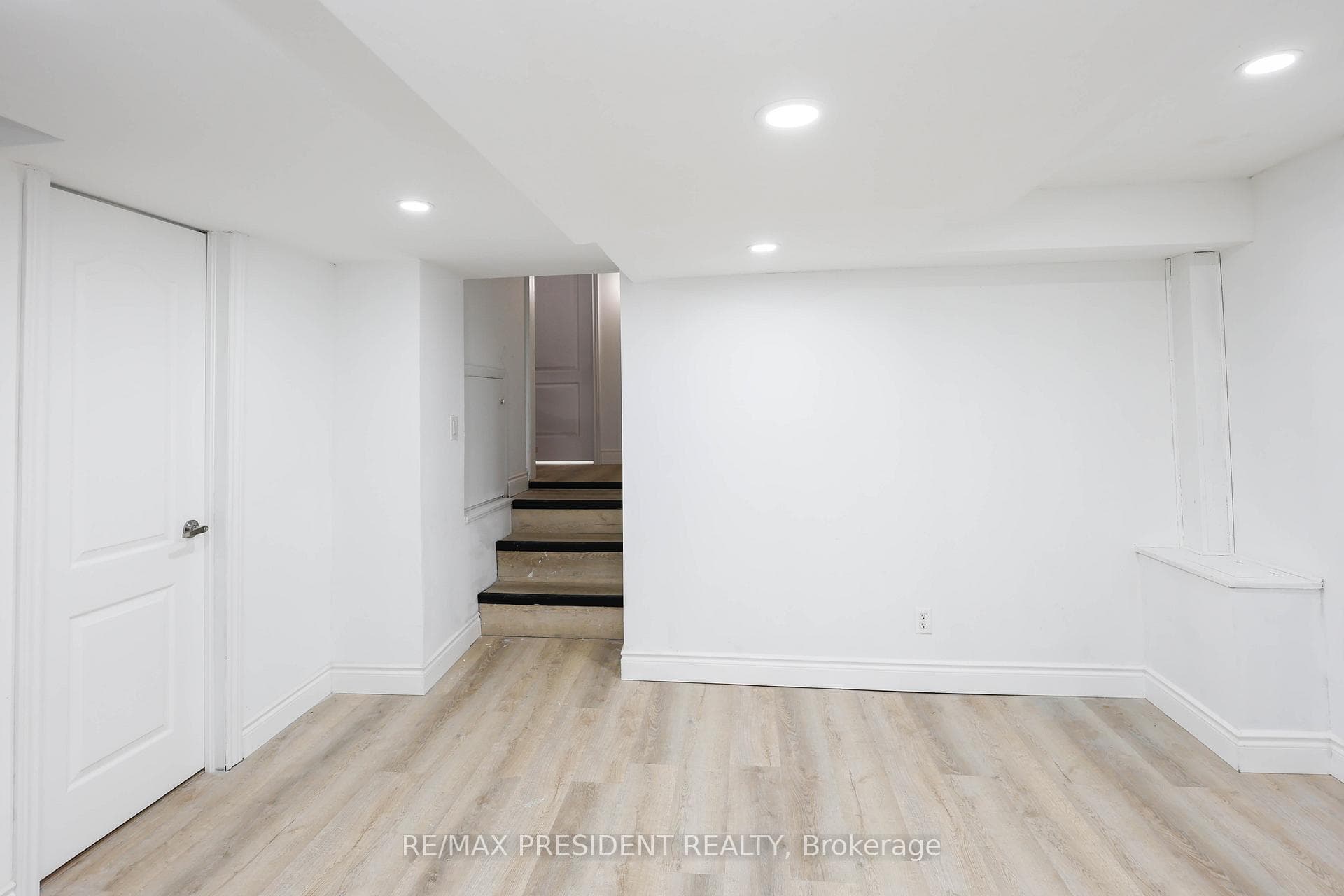 1256 Victoria Drive photo 24