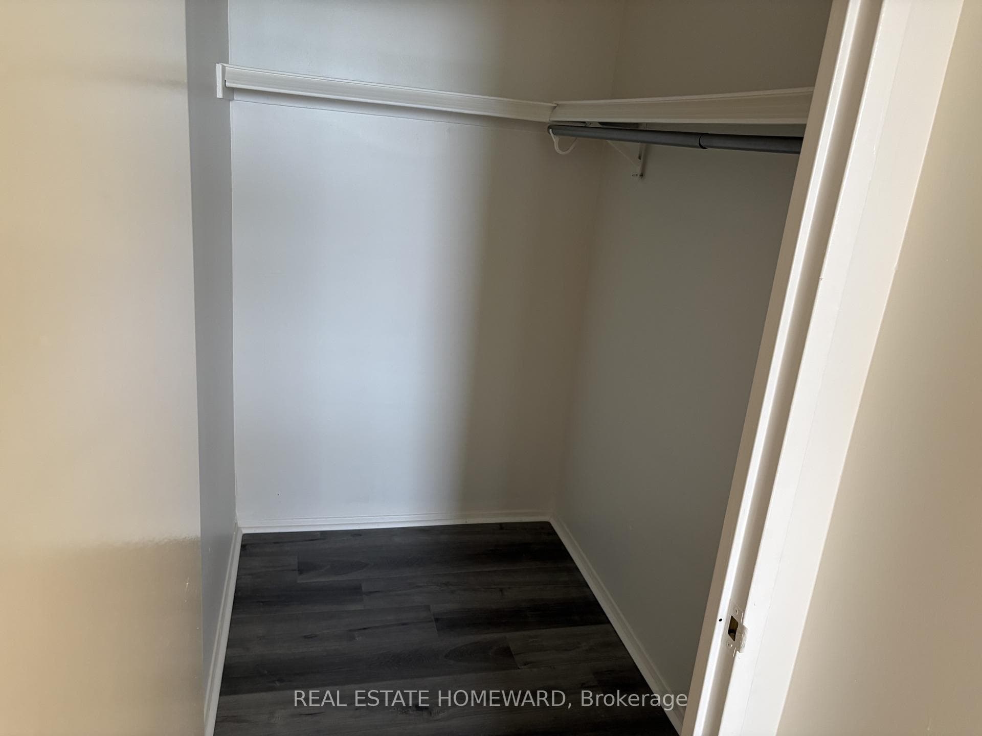 2720 Windwood Drive Unit 606 photo 10