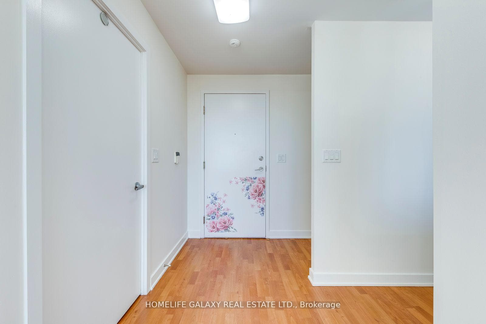 36 Lee Centre Drive Unit TH316 photo 4