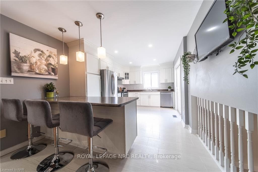 8197 Harvest Crescent photo 5