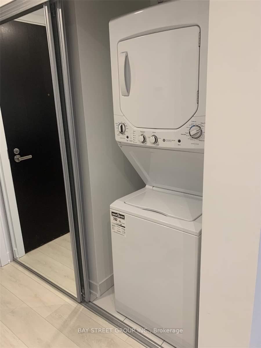 501 Yonge Street Unit 4506 photo 9