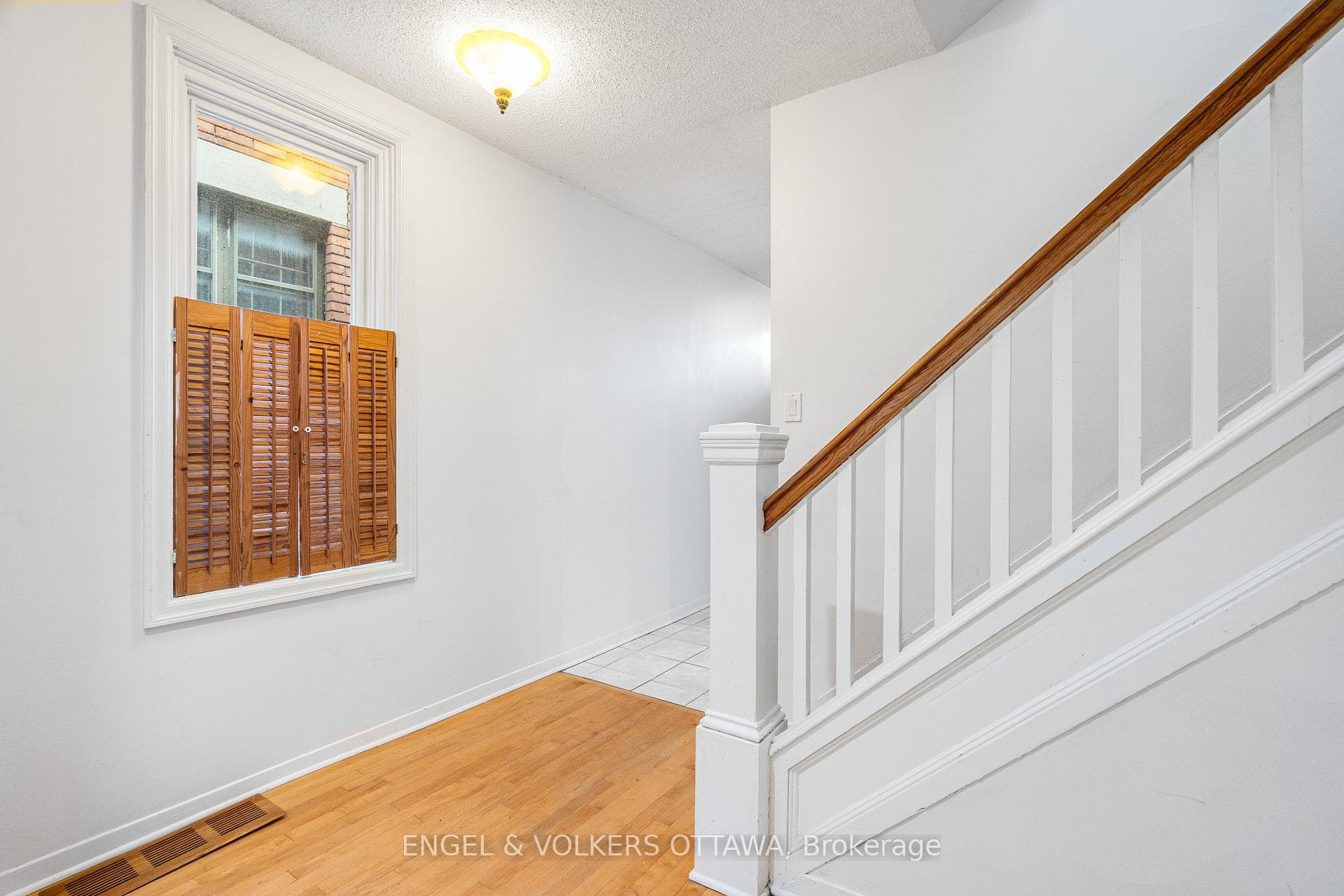 293 Somerset Street photo 23