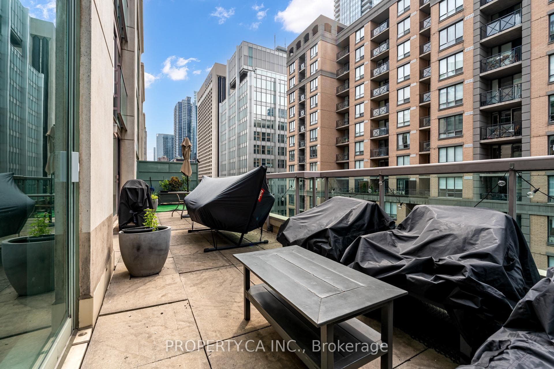 168 Simcoe Street Unit 910 photo 29