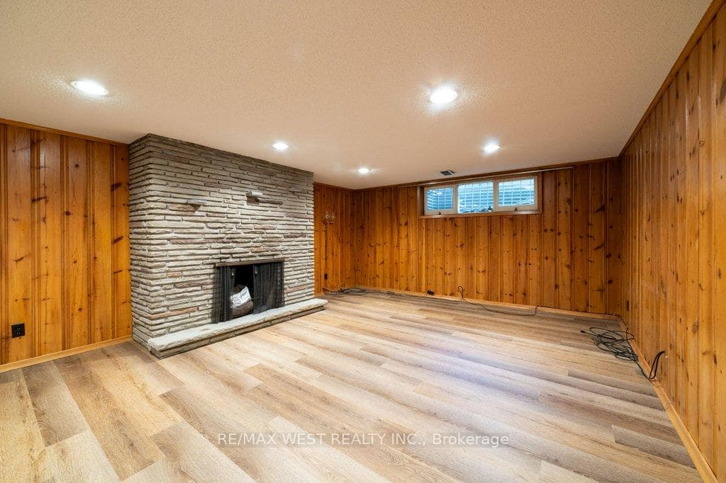 8 Farningham Crescent photo 20