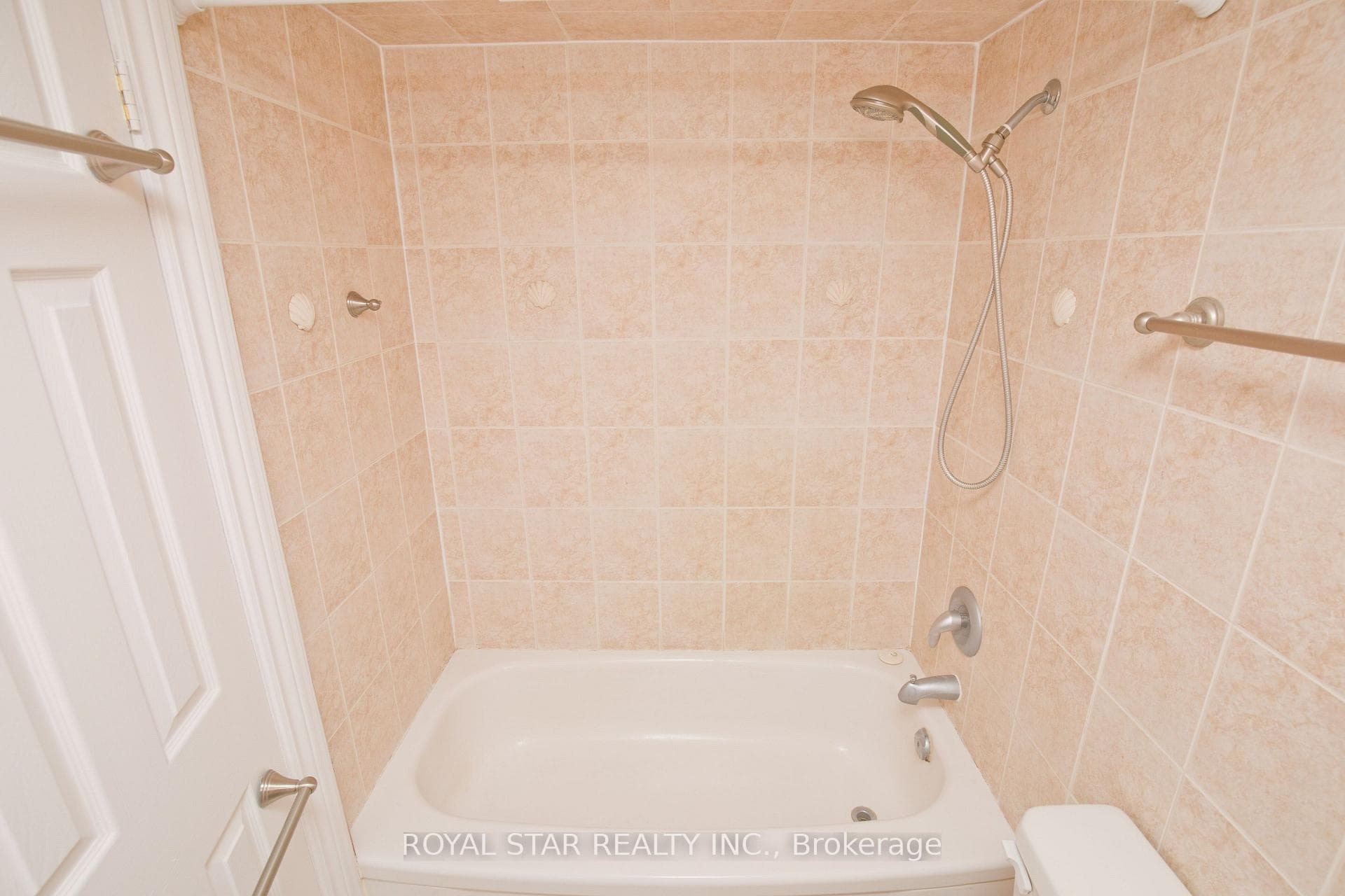 1535 Lakeshore Road Unit 1607 photo 28
