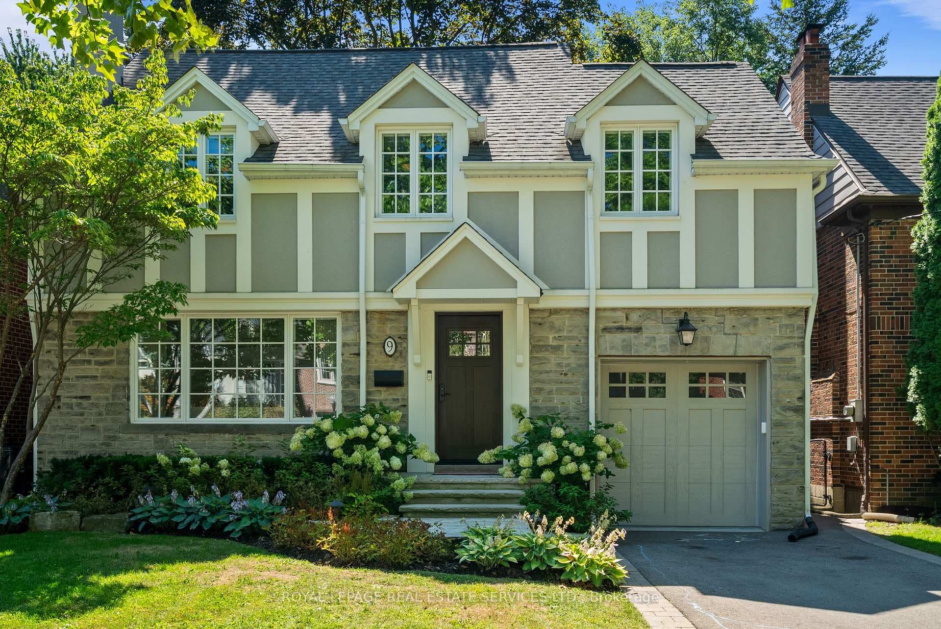 9 Ashton Manor photo 1