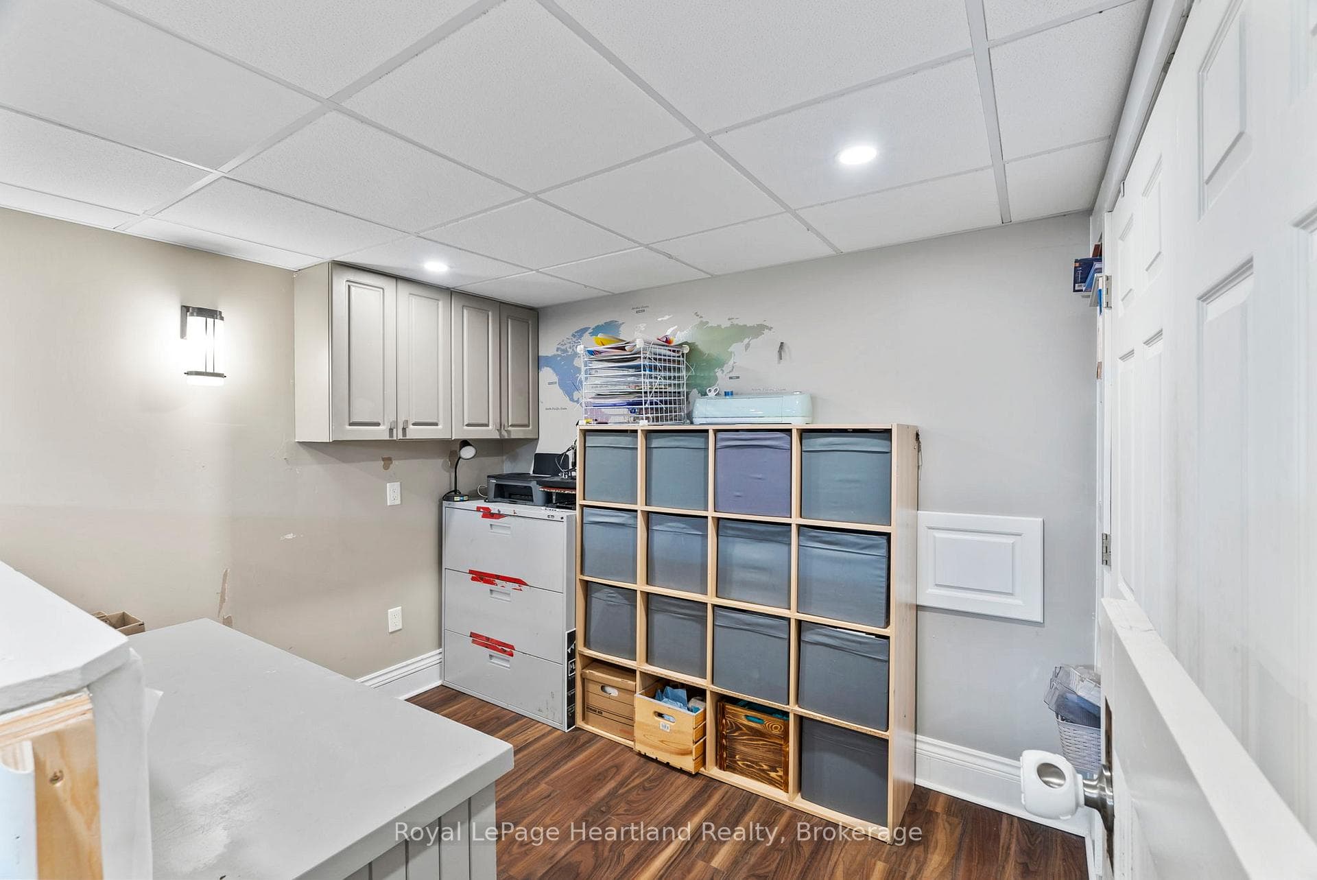 555 RAGLAN Street photo 30