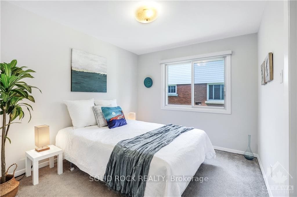 273 ROGER Road photo 12