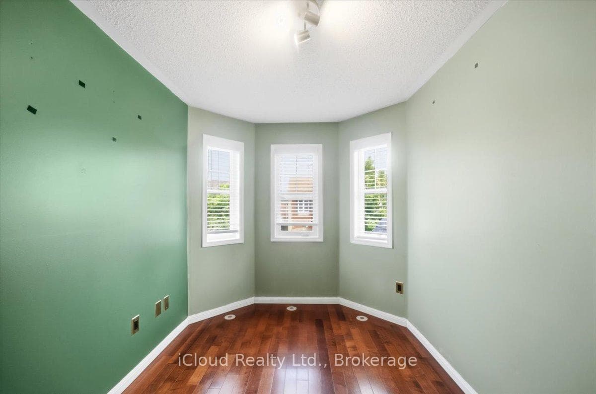 270 Whetham Heights photo 29