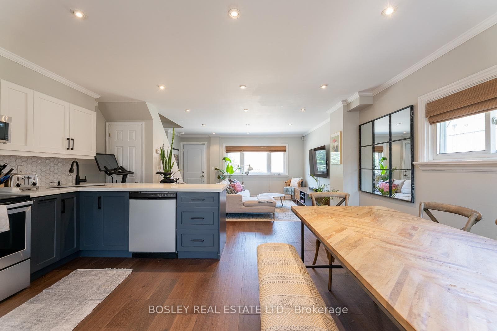 Dining/Kitchen