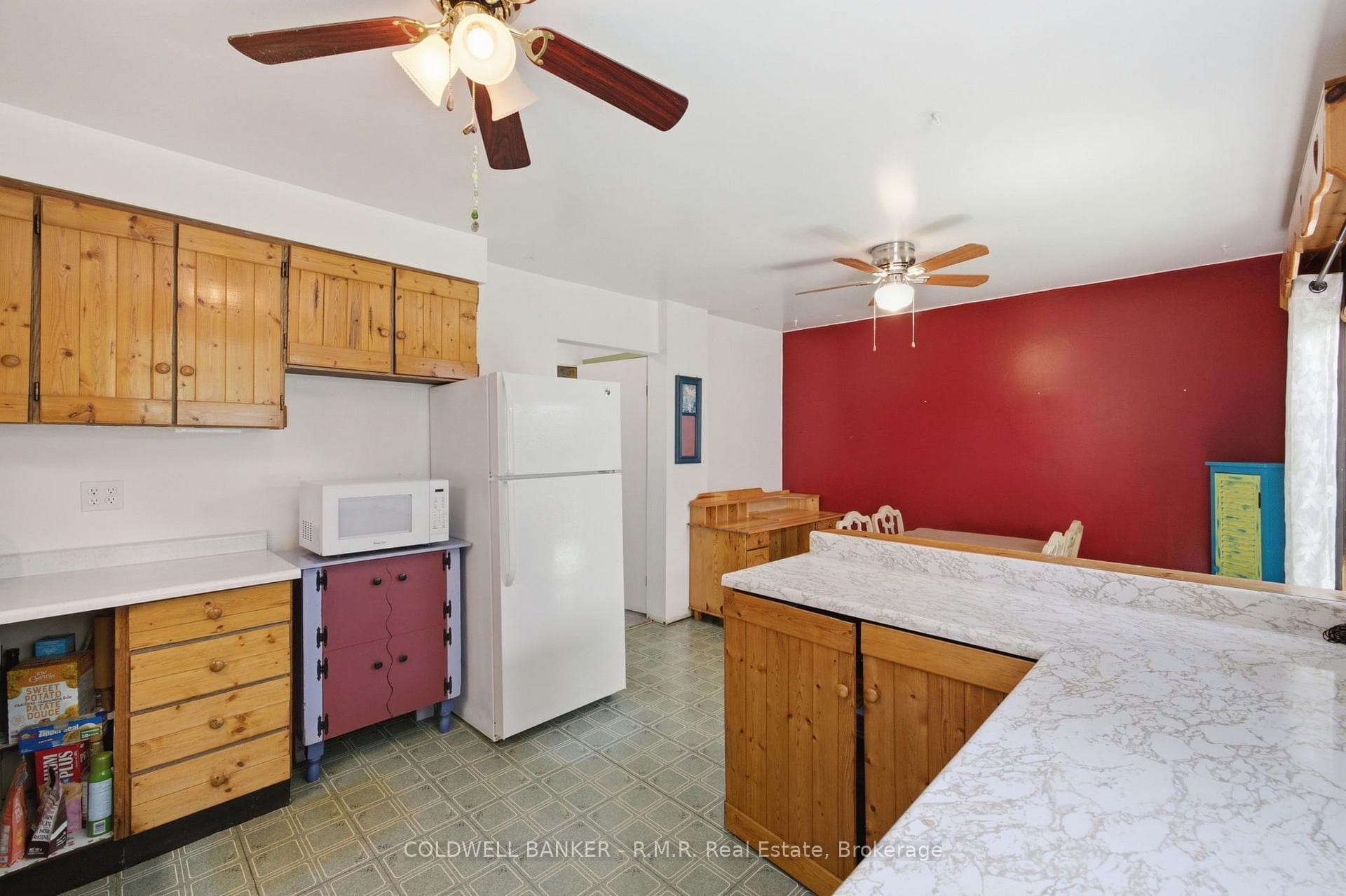 358 Camelot Court photo 26