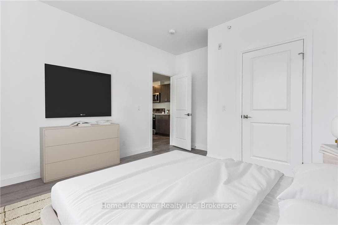 Bedroom (Virtually Staged)