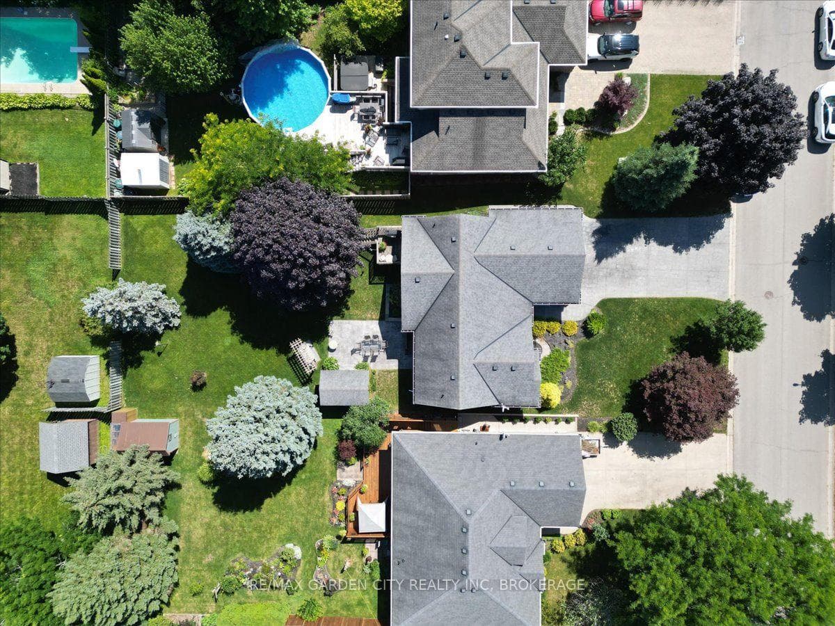 81 SANDRA Drive photo 44