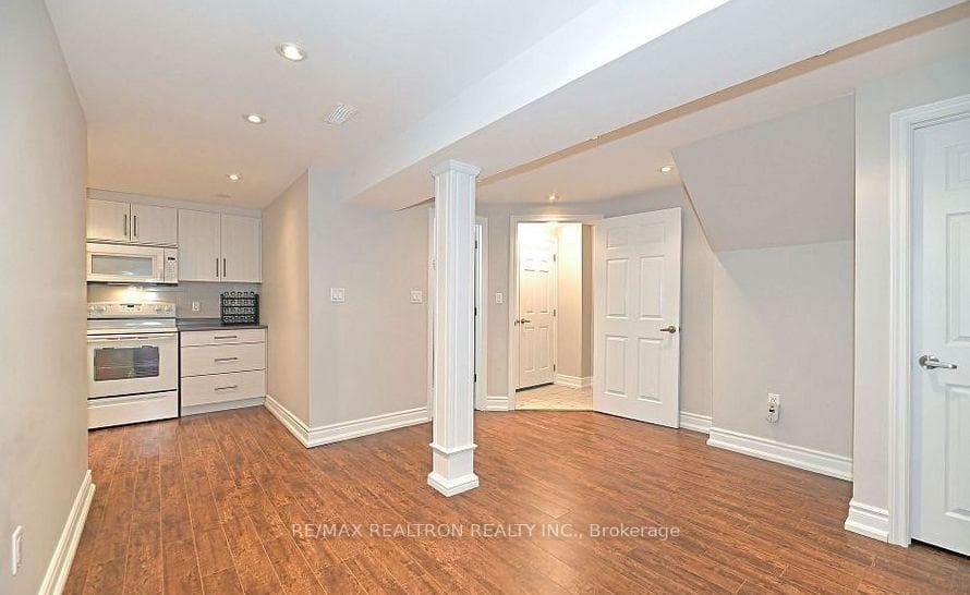 2730 St. Clair Avenue photo 7