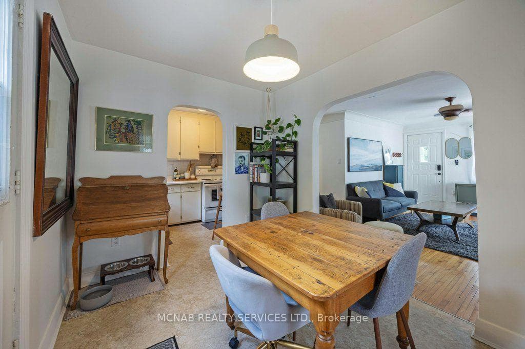 52 Broadway Avenue photo 9