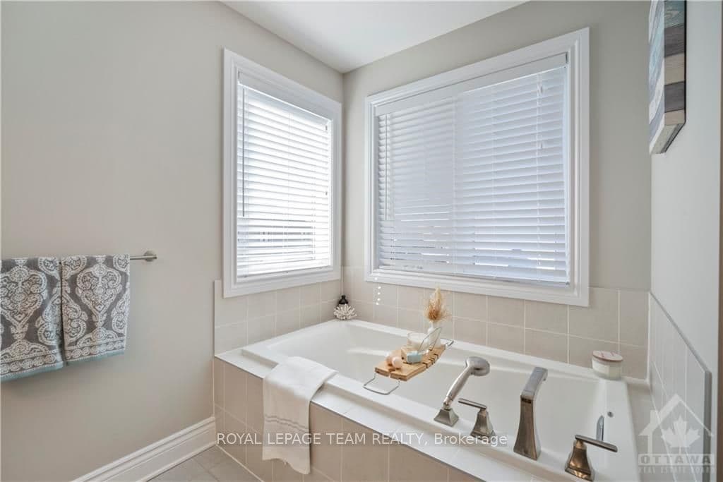 857 PERCIVAL Crescent photo 15