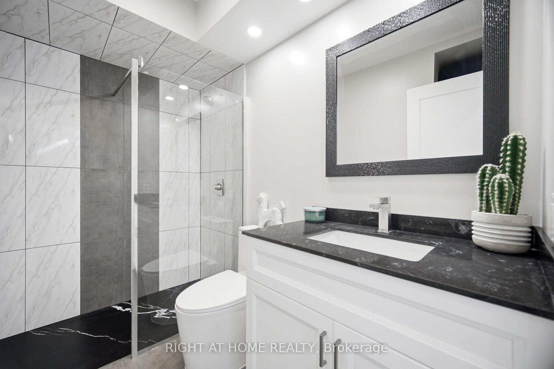 24 REID Drive Unit 8 photo 32