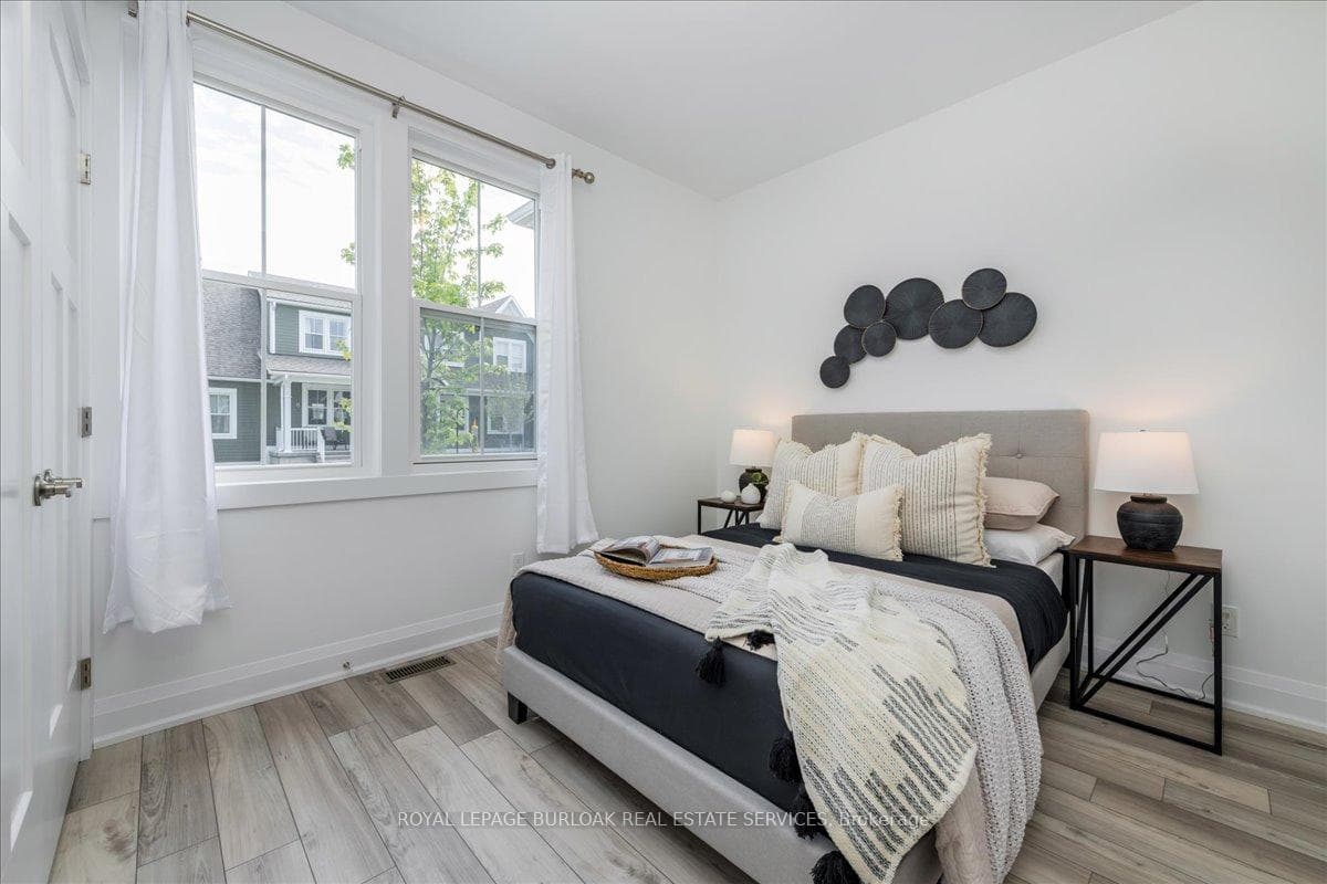 7 Julia Crescent photo 19