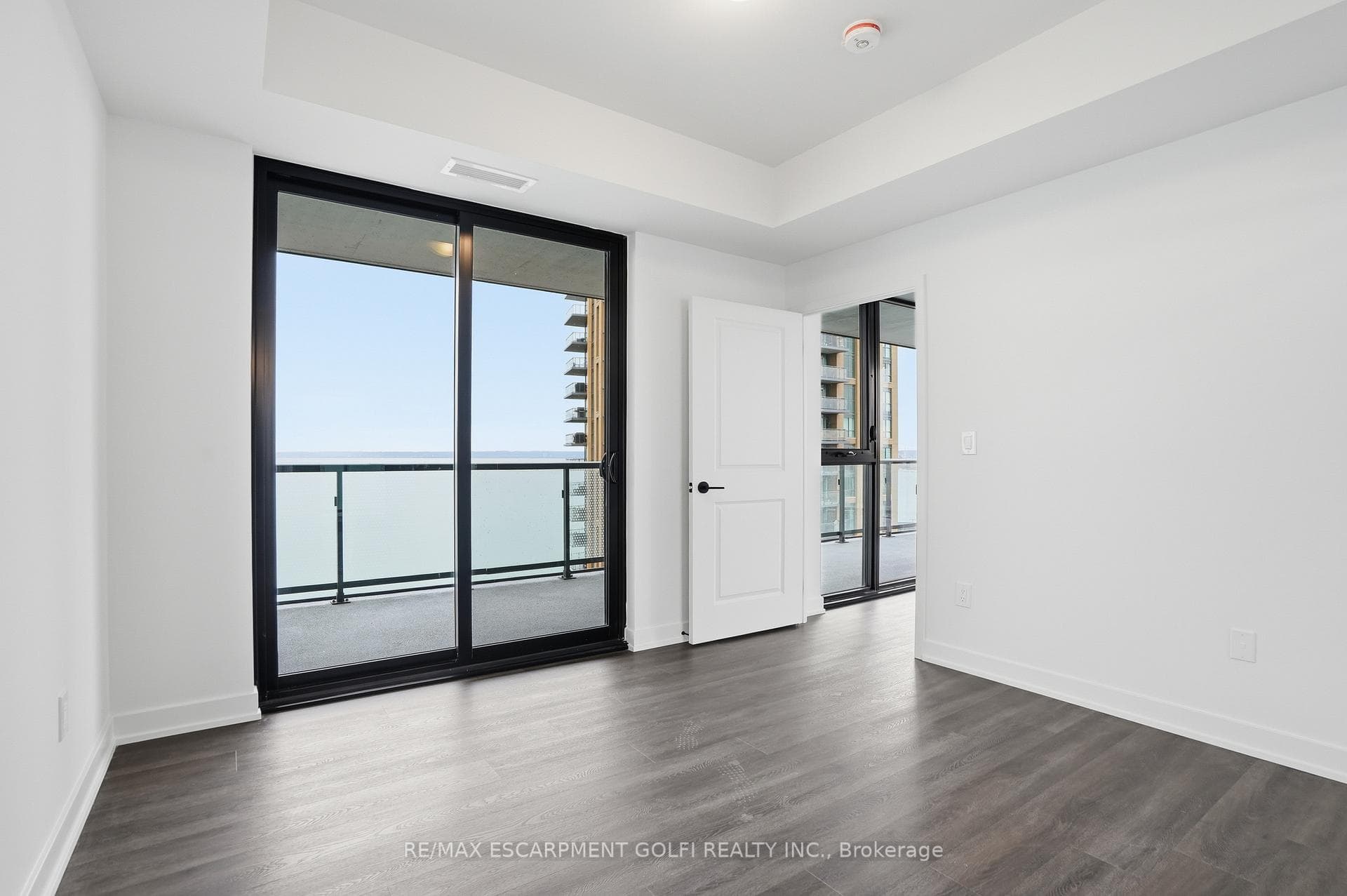 2075 Lakeshore Road Unit 1408 photo 16