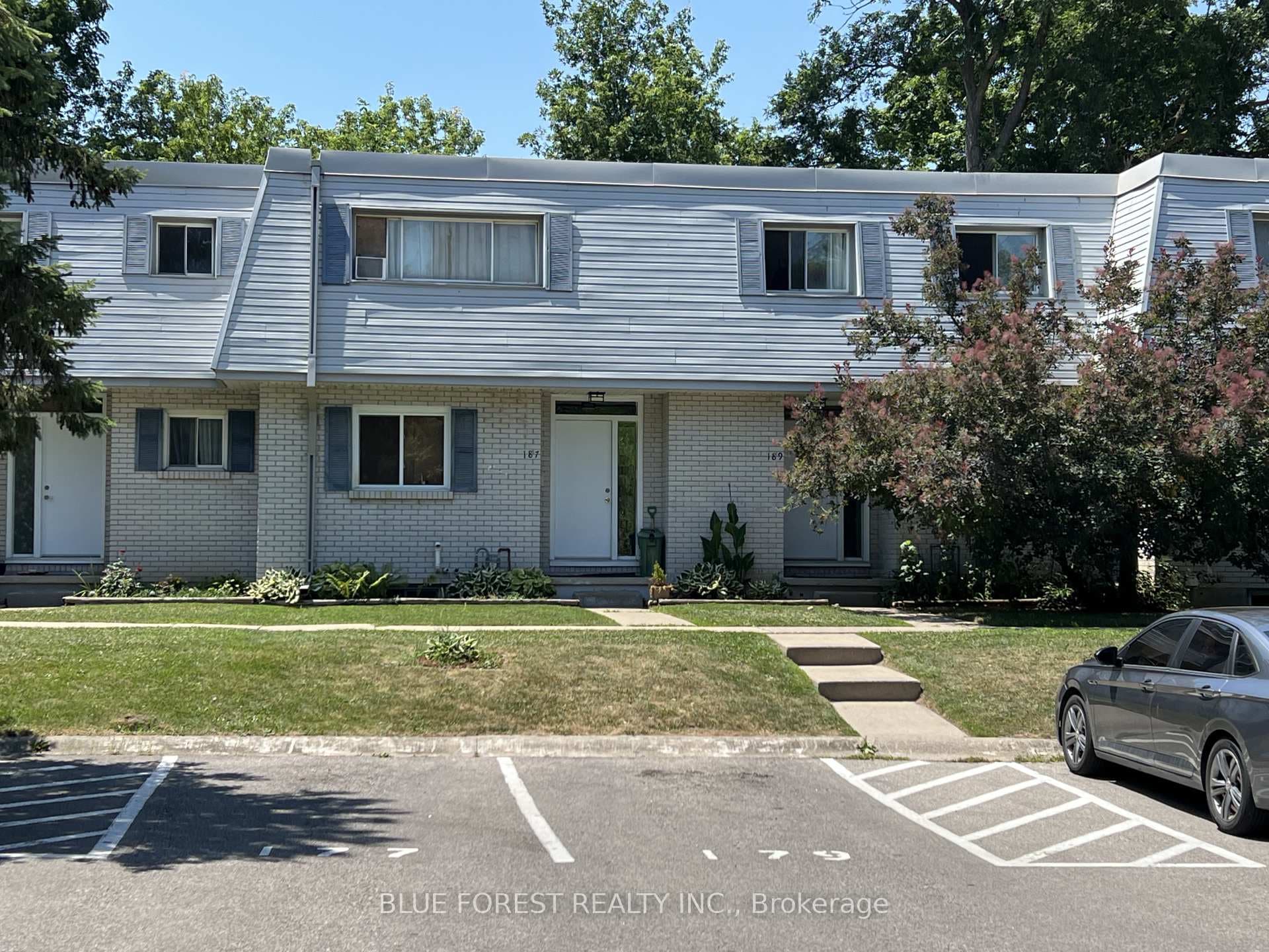 187 Boullee Street photo 1