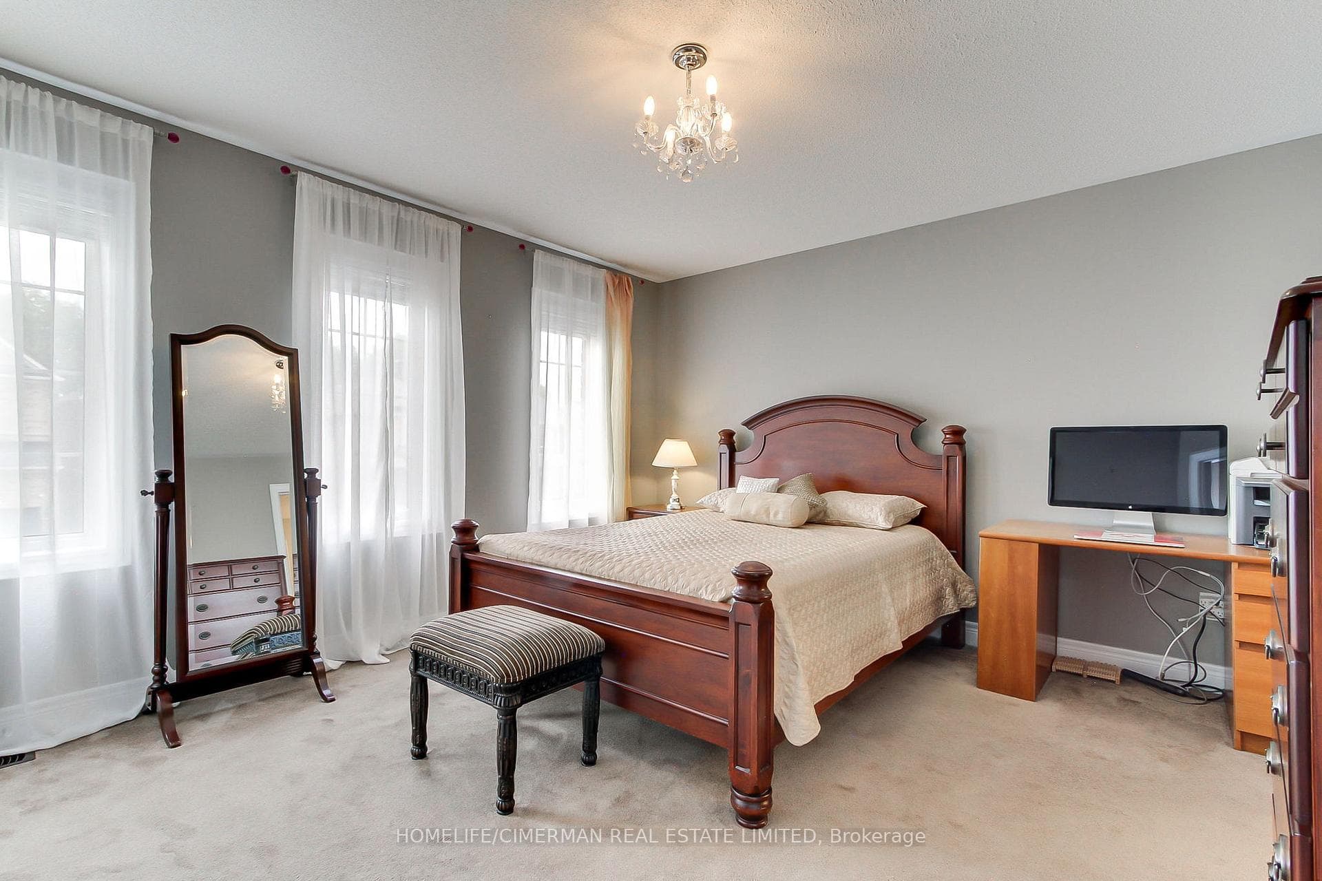 88 Chelsea Crescent photo 29