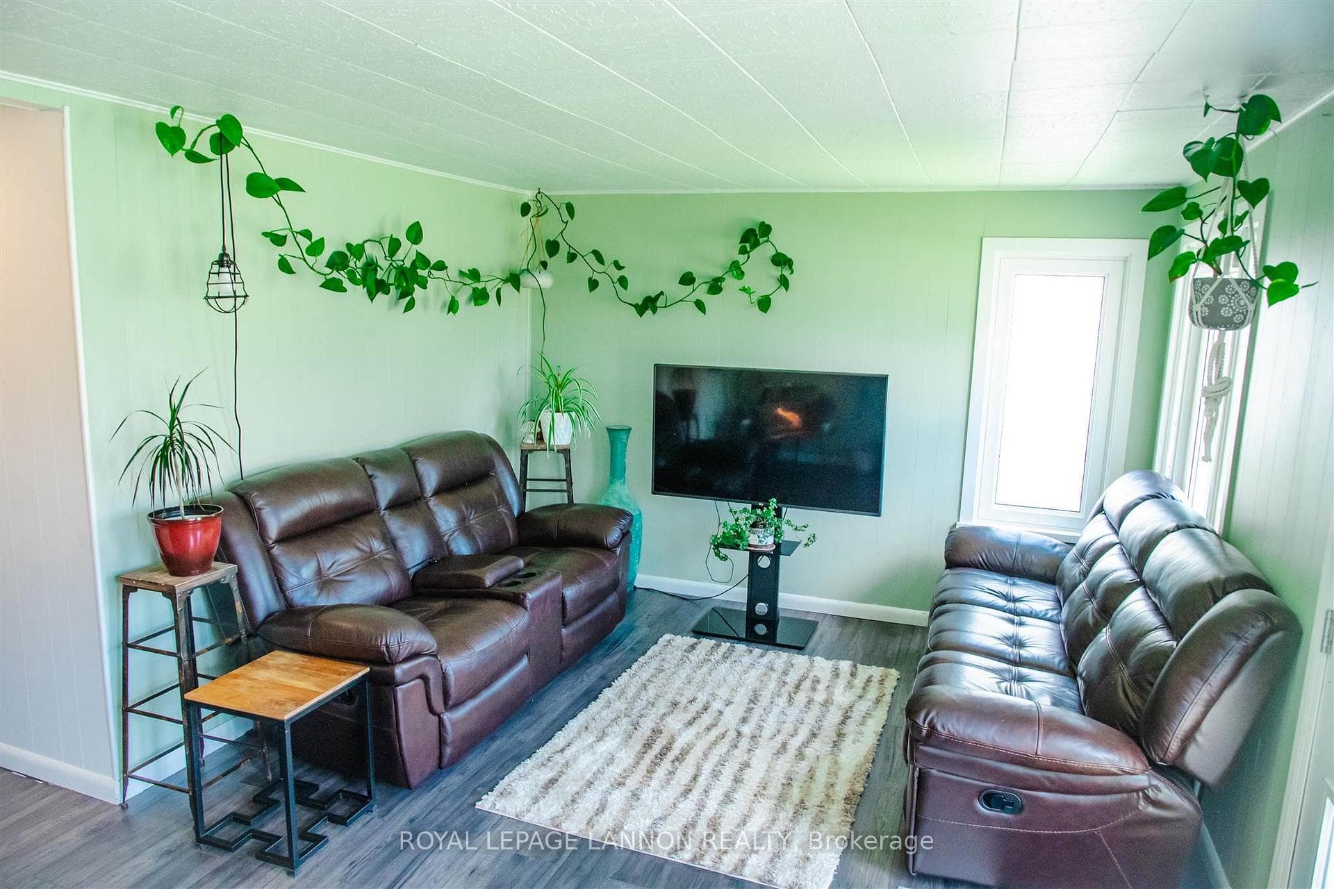 37 Velva Avenue photo 4