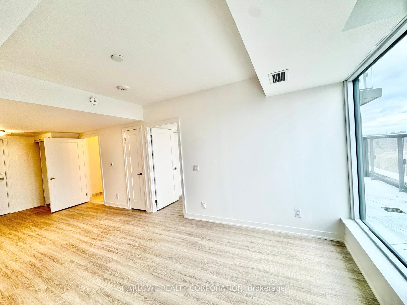 2 Manderley Drive Unit 810 photo 14