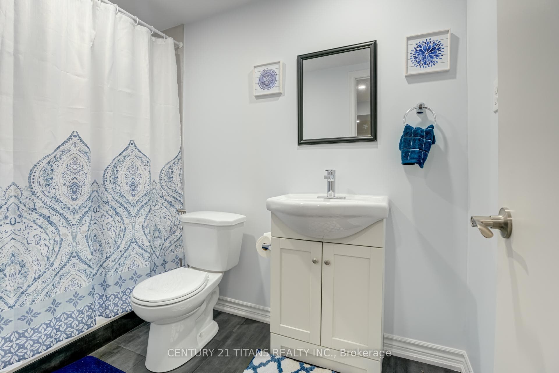 1086 Venus Crescent photo 35