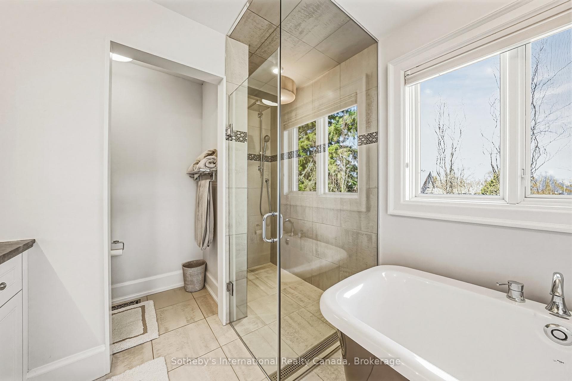 Master Ensuite Glass Shower