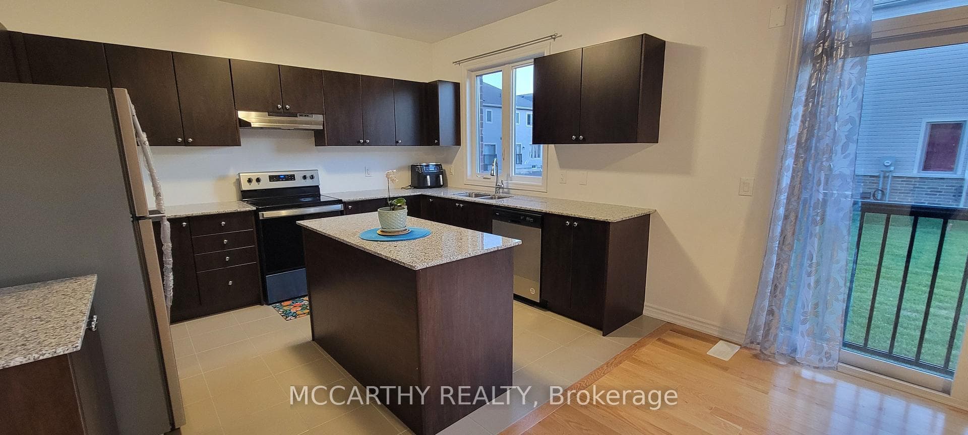36 Doc Lougheed Avenue photo 24