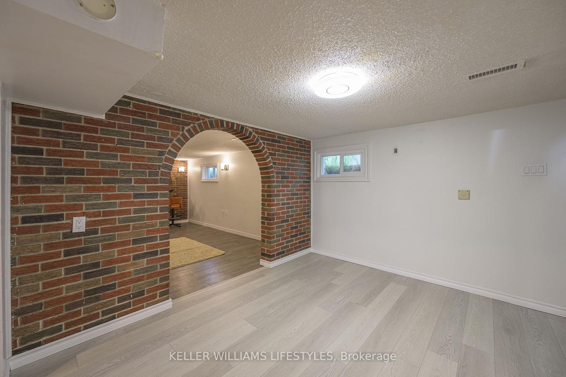 948 Princess Avenue photo 28