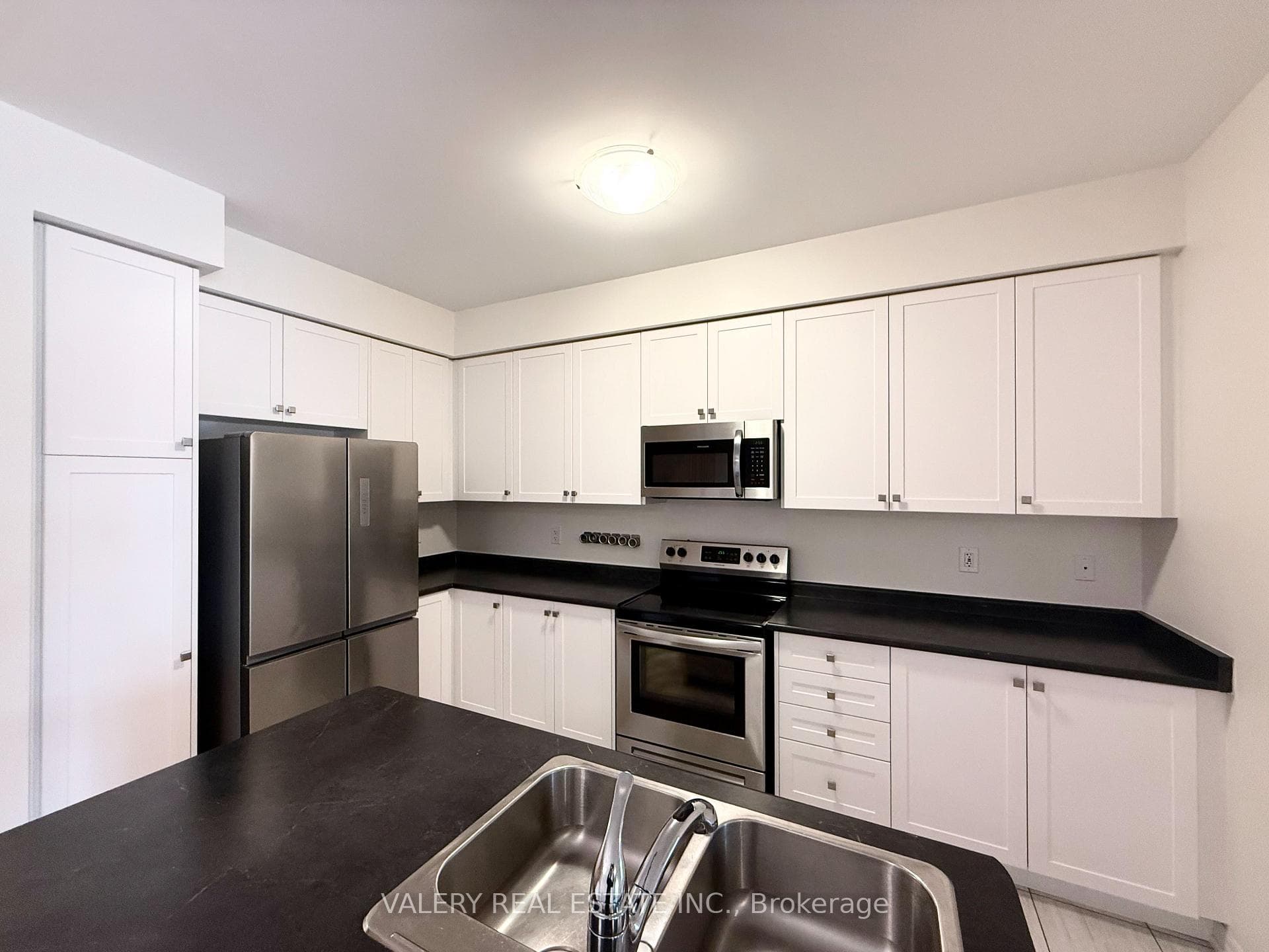 137 Bravo Lane photo 2