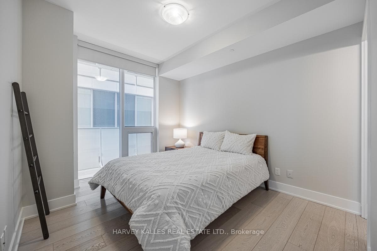 200 Bloor Street Unit 1001 photo 11