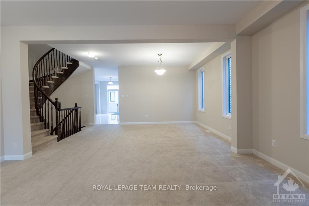 160 AQUARIUM Avenue photo 3