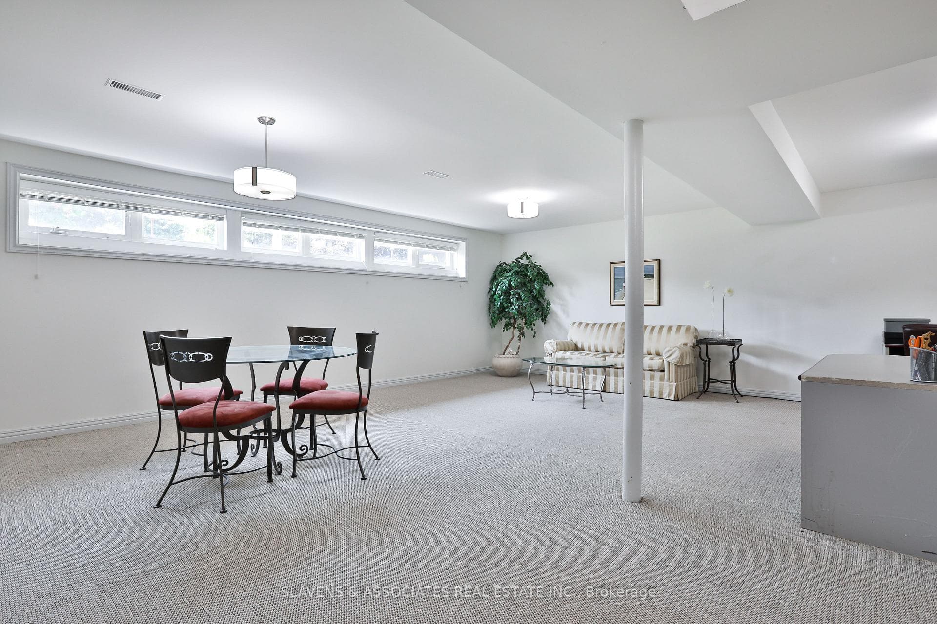 49 Hearthstone Crescent photo 35