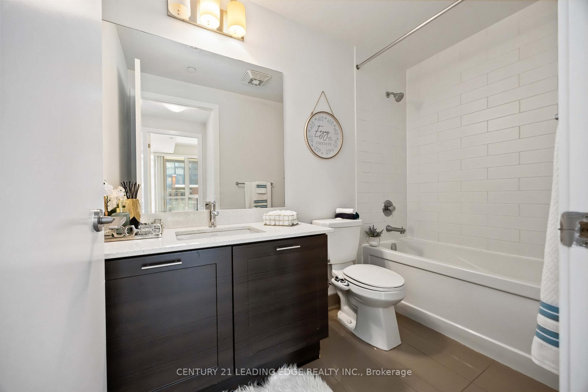 50 Bruyeres Mews Unit 619 photo 39