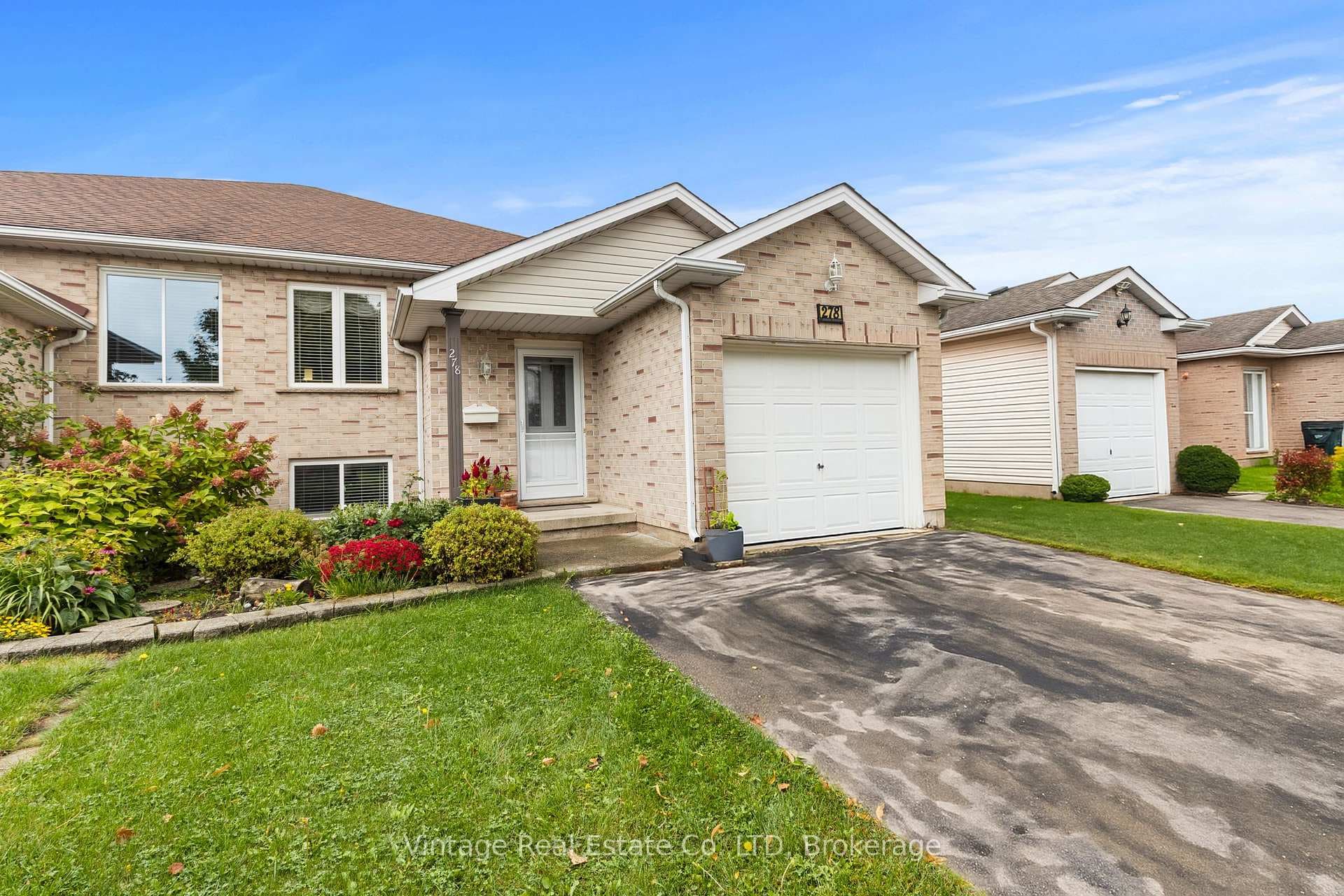 278 Oakcrest Avenue photo 2