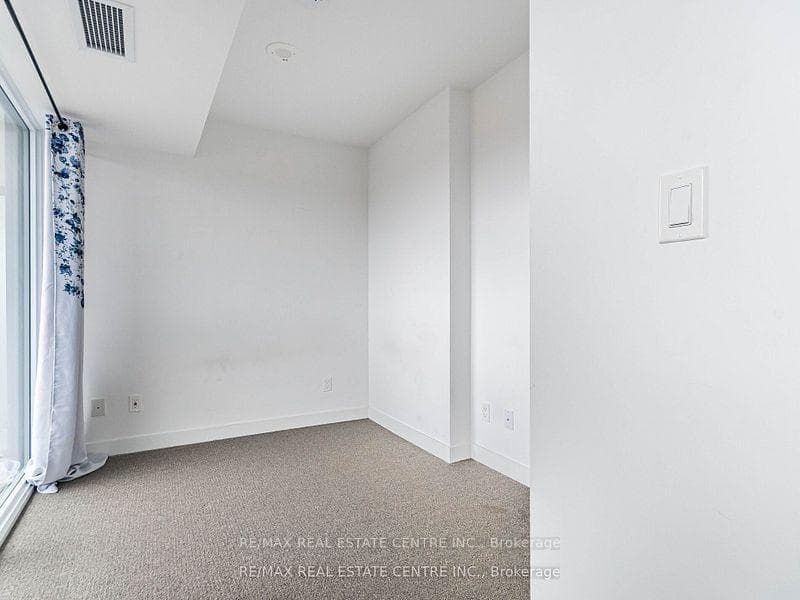 120 Varna Drive Unit 605 photo 13