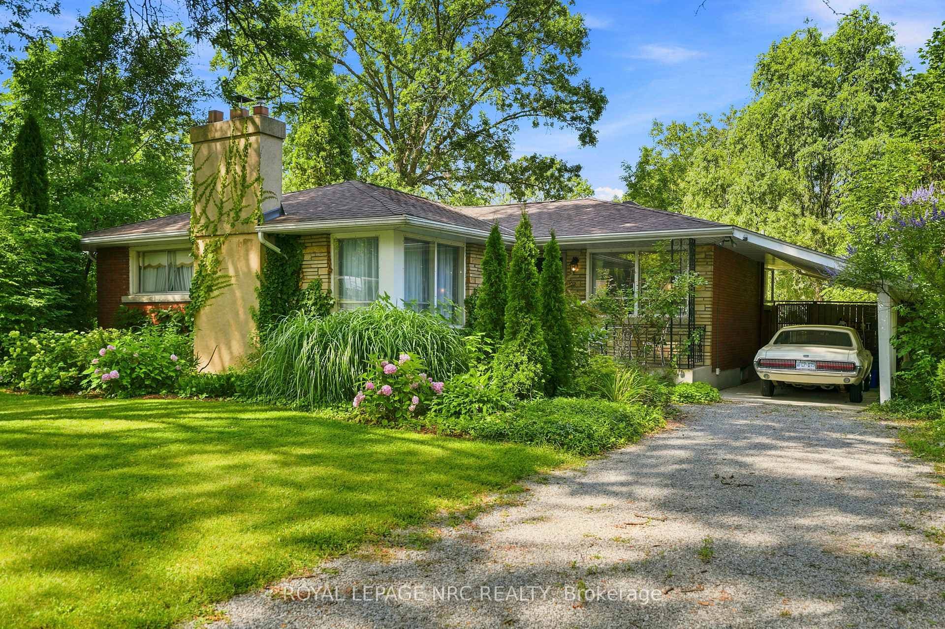 102 Masterson Drive photo 2
